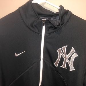 Men’s Navy Blue NY Yankees Nike Shirt